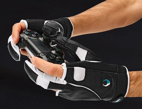 5 Best Black Tech Gloves For Gaming And Typing