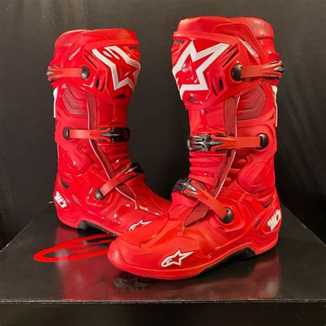 5 Reasons To Choose Alpinestars Tech 10 Red