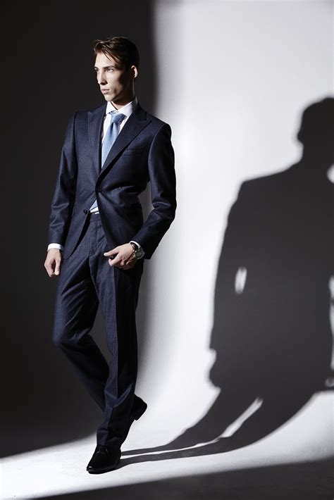 5 Tips For Choosing Mens Tech Suits