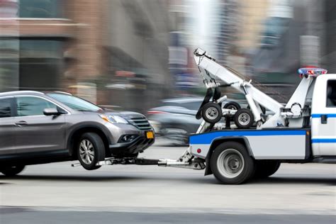 5 Ways Auto Tech Towing Can Save Your Day