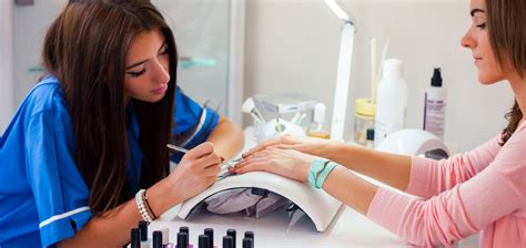 5 Ways Medical Nail Techs Improve Client Health