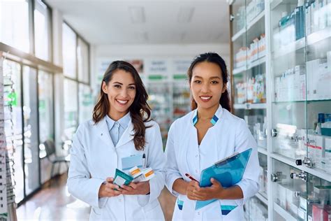 5 Ways Pharmacy Techs Become Pharmacists