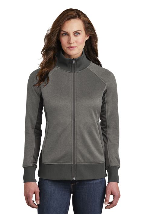 5 Ways To Style The North Face Ladies Tech Fleece