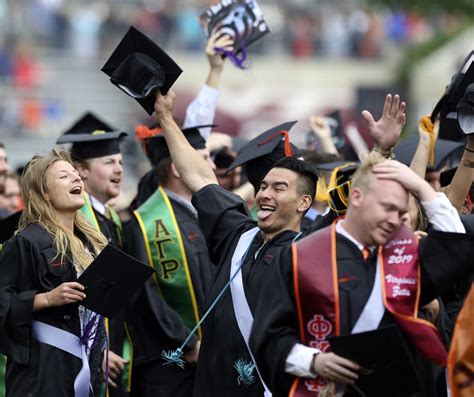 7 Captivating Virginia Tech Graduation Photo Ideas