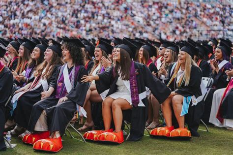 7 Captivating Virginia Tech Graduation Picture Ideas