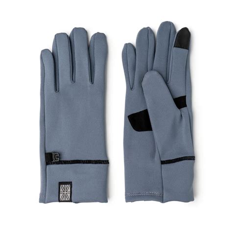 7 Essential Features Of Thermal Tech Gloves