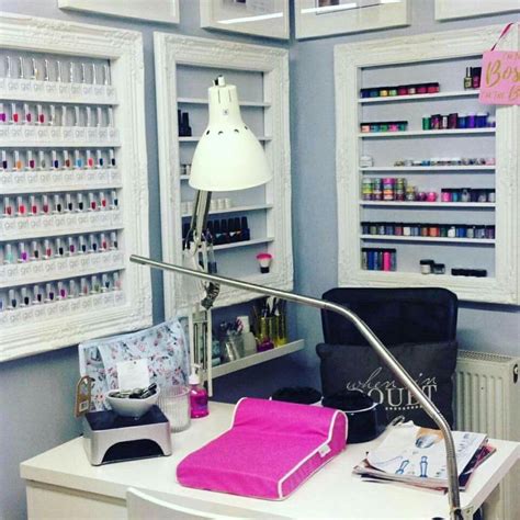 7 Essentials For A Perfect Nail Tech Station