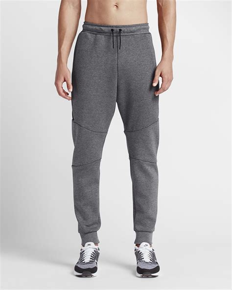 7 Ways To Style Mens Tech Joggers