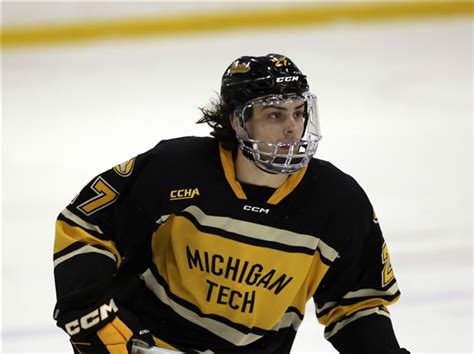 Austen Swankler: Michigan Tech Hockey Star