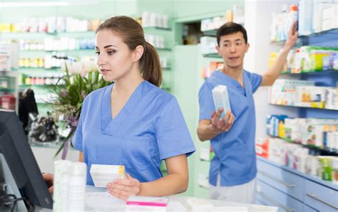 Best Scrubs For Pharmacy Technicians On The Job