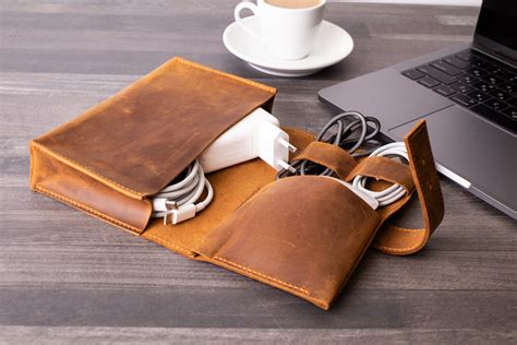 Leather Tech Organiser: Simplify Your Digital Life