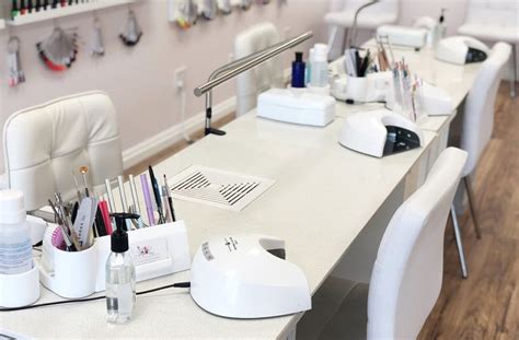 Nail Tech Desks For A Perfect Salon Setup