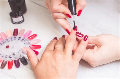 Nail Tech Schools In Nebraska: Top Training Options