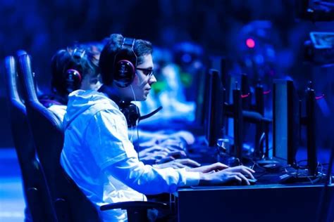 Revolutionizing Esports: High Tech Gaming Tournaments