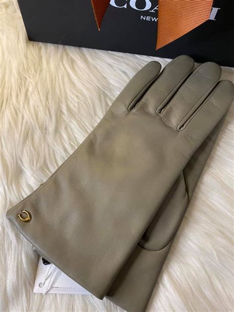 Sculpted Signature Leather Tech Gloves For Fashion