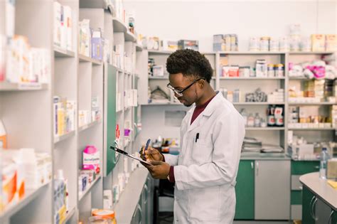 Travel Pharmacy Technician Career Guide